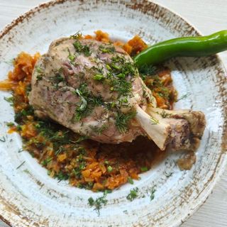 Ciolan afumat la cuptor cu varză călită sau iahnie de fasole /600gr/200gr