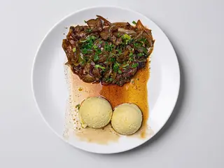 Ficăţei lionezi şi piure/300gr/200gr