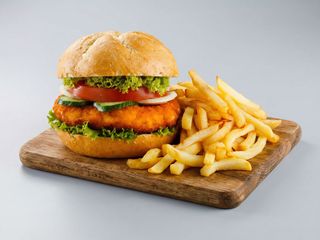 Burger pui + 1 portie de cartofi pai
