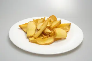 Cartofi dippers în coajă