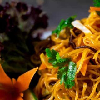 Bún xào rau