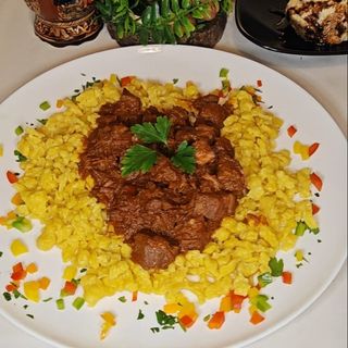 Tocăniţă de viţel in vin rosu