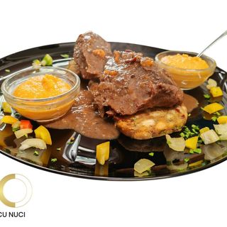 Obrajori de vitel cu sos vanatoresc si zsemlegombocz