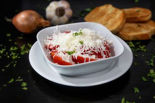 Salata de rosii cu branza