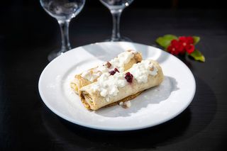 Clatite cu branza dulce si stafide