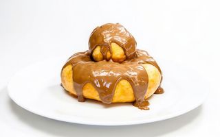 Papanasi cu crema de cacao si alune (Fineti) si smantana vegetala 1buc