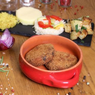 Pârjoale moldovenești cu garnitură la alegere