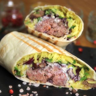 Burrito cu chiftele din vită