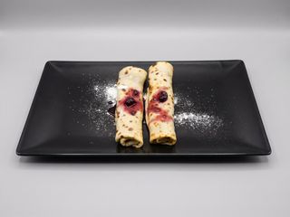 Clatite cu dulceata de visine