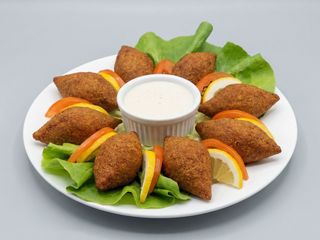 Kibbeh Maklieh cu sos Tarator (tahini)