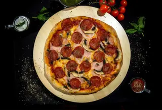 Pizza Funghi e Salami Ø 50cm