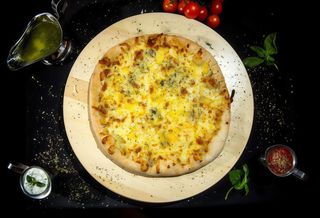 Pizza Quattro Formaggi Ø 32cm