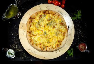 Pizza Quattro Formaggi Ø 50cm