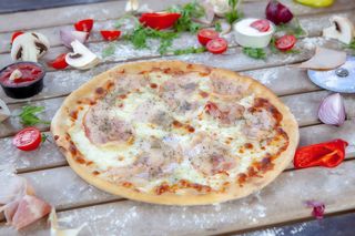 Pizza Garlig and ham Ø 32cm