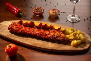 Coasta de porc cu sos bbq