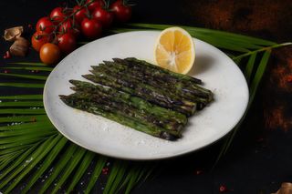 Sparanghel la grătar