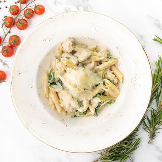 Penne cu pui, gorgonzola si spanac - 400 gr