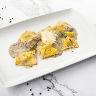 Ravioli di vitello cu sos de ciuperci si trufe - 270g