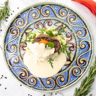 Mușchi de vită, piure de cartofi cu rucola și sos caccio e pepe-180/150/100g