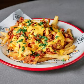 Chilli cheese fries