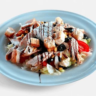 Salata piept si sos cocktail