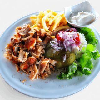 Shaorma de pui la farfurie