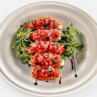 Bruschete cu rosii, usturoi si oregano