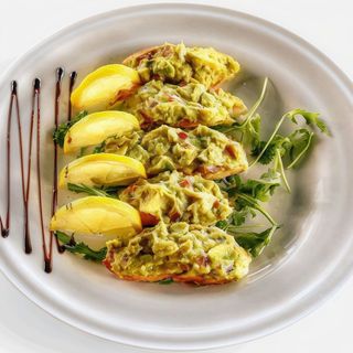 Bruschete cu guacamole