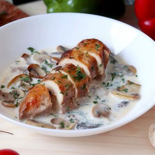 Piept de Pui in sos de Ciuperci