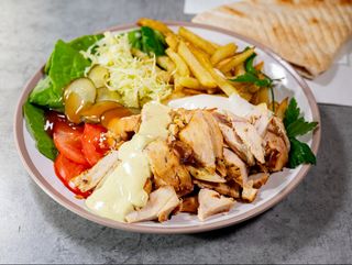 Kebab de pui la farfurie