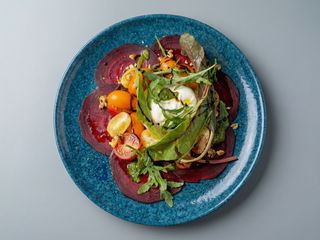 Burratina Classica con Pomodorini e Pesto