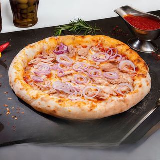 Pizza Tonno Ø 32cm1