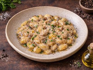 Gnocchi cu ciuperci de padure si sos de hribi cu trufe