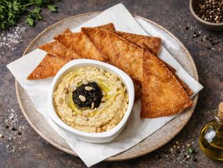 Humus cu Trufe & Homemade Chips