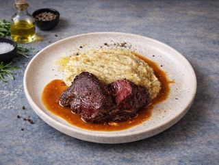 Obrajori de Vita cu Piure cu Trufe si Sos brun