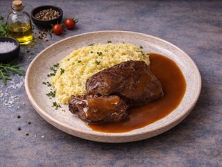 Rasol  de Vita cu Risotto Milanese so Sos demiglace