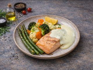 Somon cu Legume la Cuptor