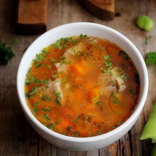 Ciorba de vacuta cu legume, smantana si ardei iute