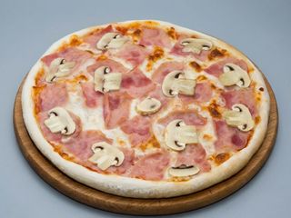 Pizza Prosciutto e Funghi