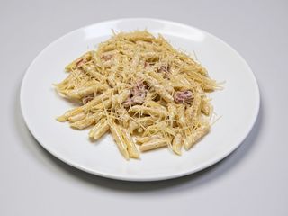 Penne Carbonara + o bautura racoritoare
