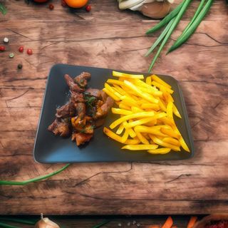 Pomana porcului cu cartofi prajiti, mamaliguta si muraturi - 450 gr