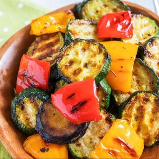 Varianta 4 post(Legume gratar, salata varza, placinta mere, chifla  