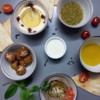 Arabic breakfast pentru 2 persoane
