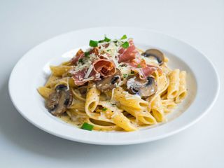 Paste prosciutto e funghi