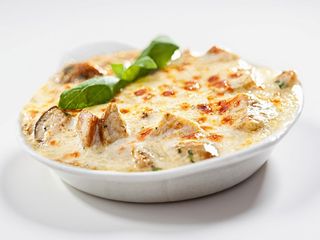 Pui ca la bunica cu cartofi natur