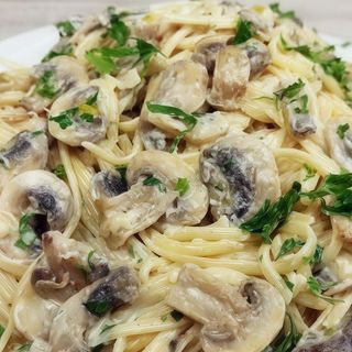 Penne cu ciuperci și sos alb 