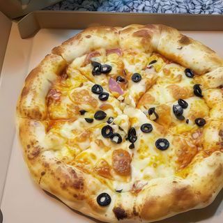 Pizza Casa Alba cu bordura de mozzarella Ø32cm