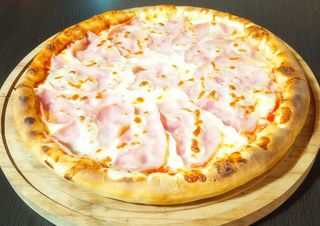 Pizza York 530g + gratuit un sos sau un cola\fanta sau o apa
