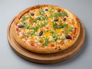 Pizza Chicken  580g + gratuit un sos sau un cola\fanta sau o apa