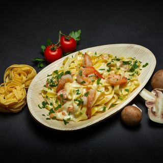 Tagliatele cu Creveti in Sos Alb 495 Gr.